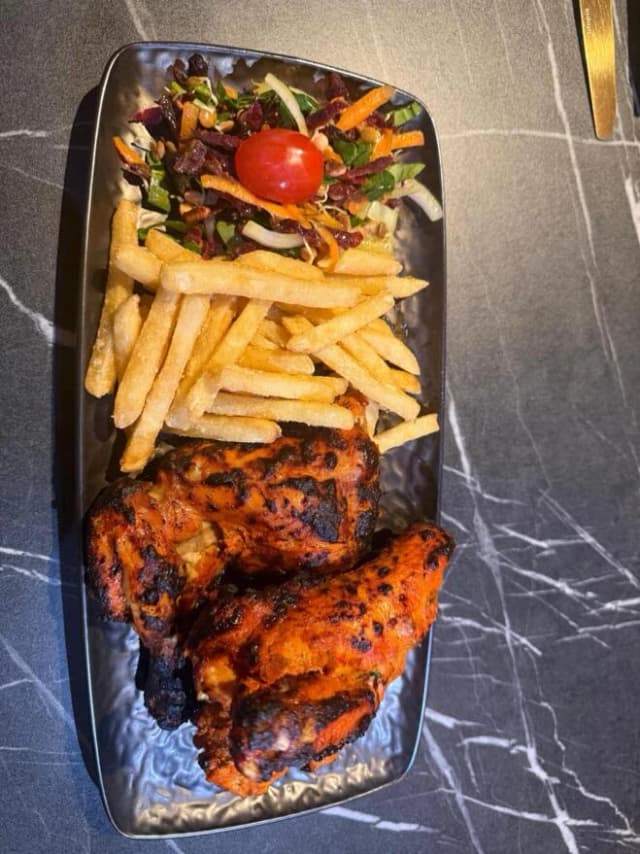 Tandori Chicken Half, Potato chips & Soft Drink (D)